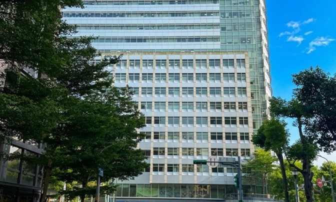 玻璃帷幕企業辦公大樓